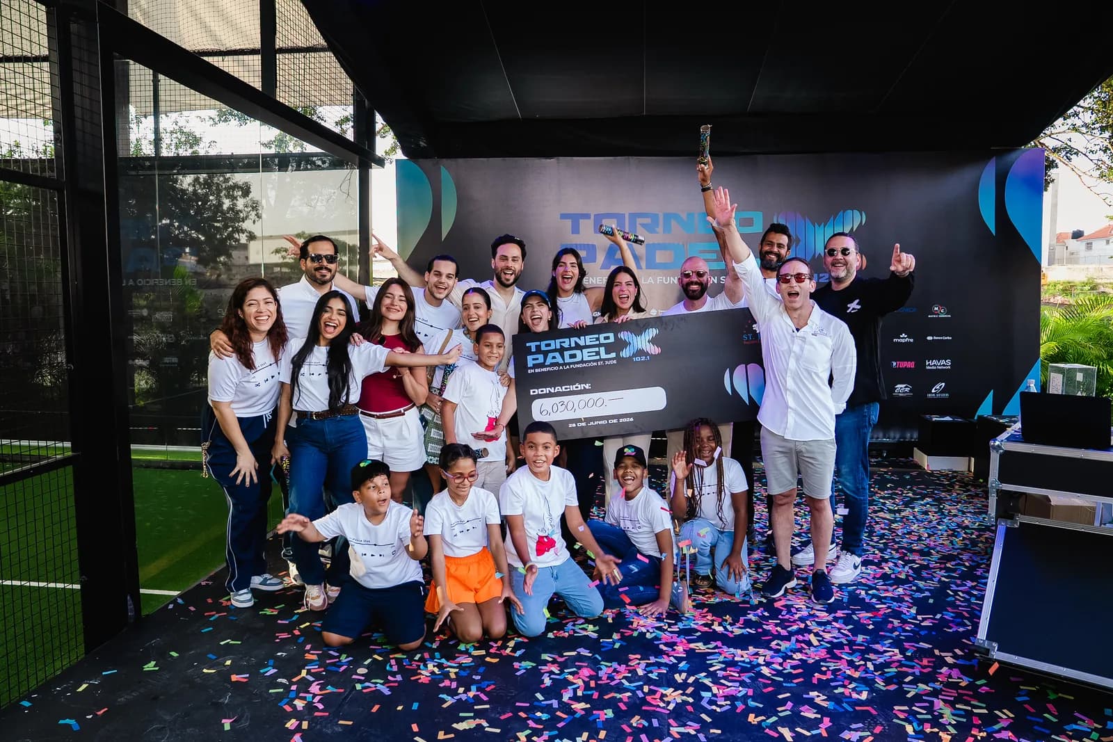 Entrega de RD$6,030,000 a la Fundación St. Jude en el cierre del Torneo PADEL X102